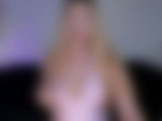 Live cam show with SQUIRTER DOLL - Blonde Hair on Camsoda