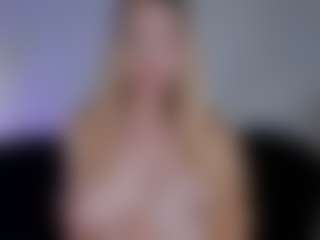 SQUIRTER DOLL's Live Sex Cam Show