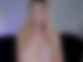 SQUIRTER DOLL's Live Sex Cam Show