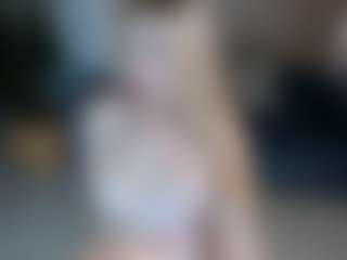 SQUIRTER DOLL's Live Sex Cam Show