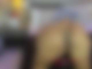 Live cam show with Victoria-Rouse - Colombia on StripNow