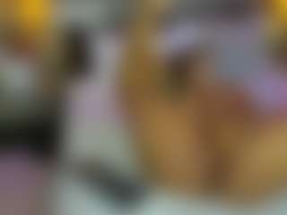 Live cam show with Victoria-Rouse - Brown Eyes Brown Hair on Soda Cam