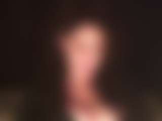 Live cam show with VivienLe - Tittyfuck on livesuperchat.net