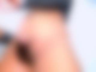 Live cam show with Violet-Gil - Black Hair on SinfulBabes