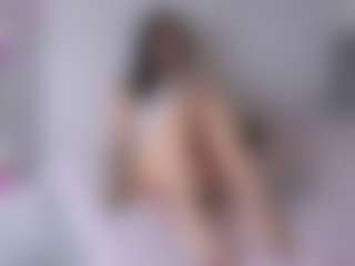 SweeetMay MILF webcam performer live streaming