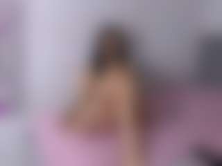 Live cam show with SweeetMay - Striptease MILF on live.xbliss.ai