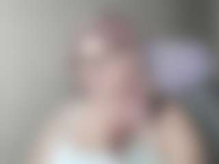 Live cam show with DianaCrystal - Glasses on Hubzter Live