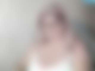 Live cam show with DianaCrystal - Middle Aged on livesuperchat.net