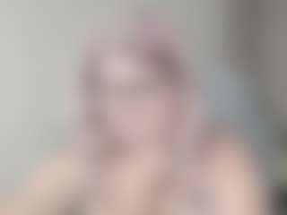 Live cam show with DianaCrystal - Granny Blonde Hair on livesuperchat.net