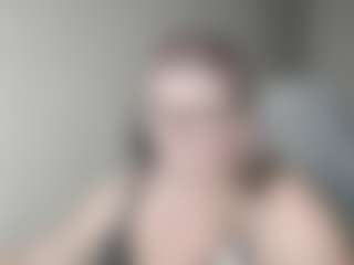 Live cam show with DianaCrystal - Glasses on StripNow