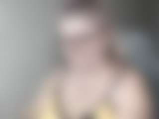 Live cam show with DianaCrystal - Glasses on Fling VIP Chat