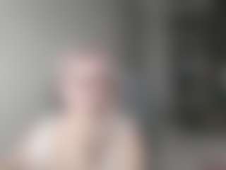 Live cam show with DianaCrystal - Blonde Hair MILF on x69.live