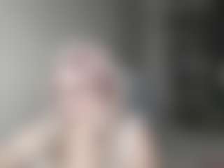 Live cam show with DianaCrystal - Trimmed Granny on SmokeAndPoke