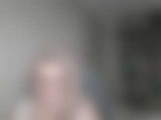 Live cam show with DianaCrystal - Glasses on Livezox