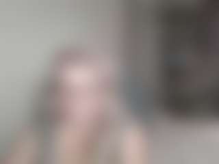 Live cam show with DianaCrystal - Glasses on chickslive.net