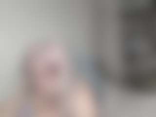 Live cam show with DianaCrystal - Granny MILF on Dolls Live