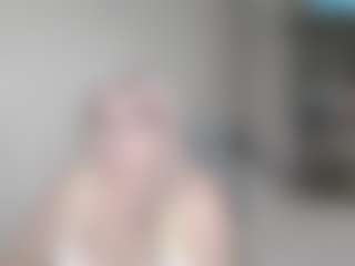 Live cam show with DianaCrystal - Thong on CamwithHer