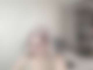 Live cam show with DianaCrystal - Granny Blonde Hair on madthumbs
