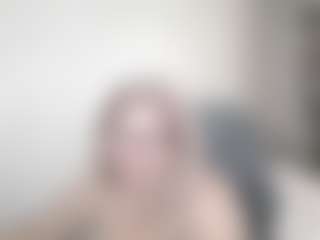 Live cam show with DianaCrystal - Middle Aged on liverealitysex.com