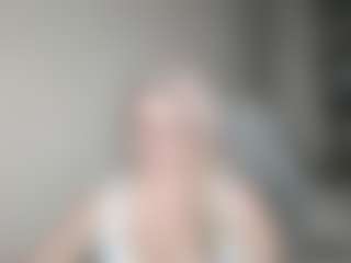 Live cam show with DianaCrystal - Thong on madthumbs