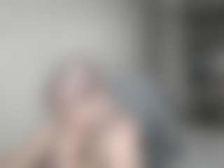 Live cam show with DianaCrystal - Glasses on TottyGirls