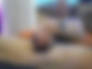 iFUKwitchuu's Live Sex Cam Show