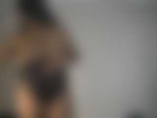 Live cam show with darlingsdesires - College on friskycurves.com