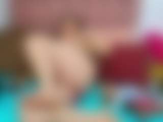 Live cam show with kerly - Brown Eyes Blonde Hair on Camsoda