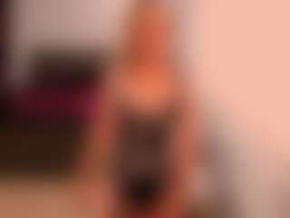 Live cam show with britteebee - Middle Aged on UwU Esports