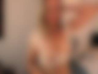 Live cam show with britteebee - Blue Eyes on StripNow