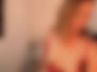 Live cam show with britteebee - Blonde Hair MILF on Dare Cams
