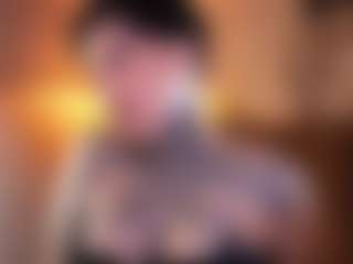 Live cam show with Alice Shazaham - BBW on AdultVida.com
