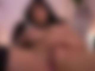 Live cam show with Lea Thompson - Orgasm on Camming Site