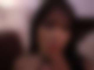 Live cam show with Lea Thompson - Fetish Brown Hair on Camming Site