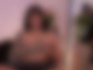 Live cam show with Lea Thompson - Mouth on crypto-cams