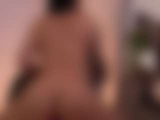Live cam show with Lea Thompson - Freak on Camsoda