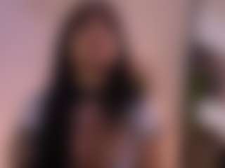 Live cam show with Lea Thompson - Upskirt on CamClone
