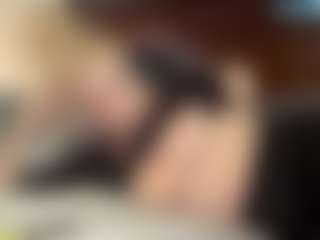 Live cam show with Crumslut - Pegging on Camiplay Live