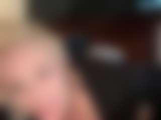 Show de cam en direct avec Crumslut - Public sur Camsoda