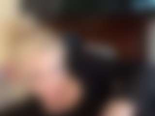 Live cam show with Crumslut - Butt Plug on hotwifechat.live