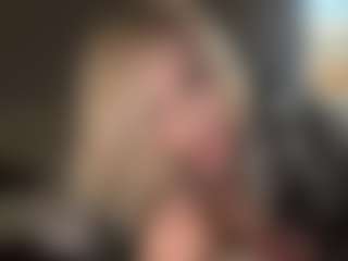 Live cam show with Crumslut - Pegging on iamadamtest123.com