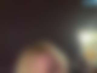 Live cam show with Crumslut - Butt Plug on Camsoda