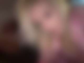 Live cam show with Crumslut - Facial Piercings on xxxlivecams.org