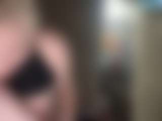 Crumslut's Live Sex Cam Show