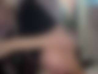 Live cam show with Crumslut - Cum on Dolls Live