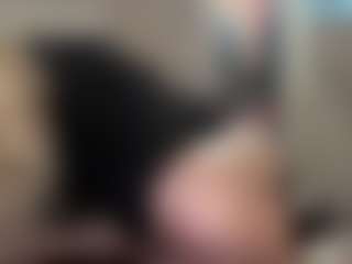 Crumslut's Live Sex Cam Show