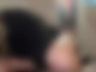 Live cam show with Crumslut - Bikini on LiveSexCams6