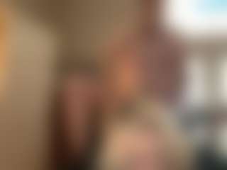 Live cam show with Crumslut - Cum on pussylord.com