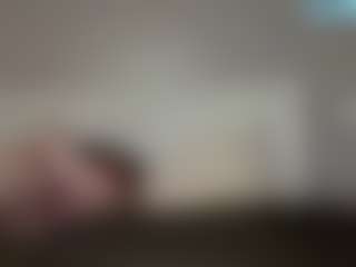 Live cam show with Crumslut - Smoking on Camming Site