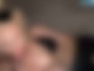 Live cam show with Crumslut - Normal on crypto-cams